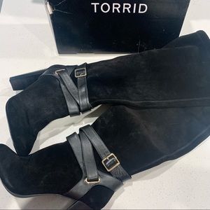 EUC Torrid knee high boots size 9